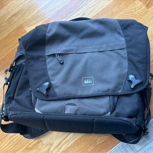 REI Black Messenger Bag Laptop Sleeve